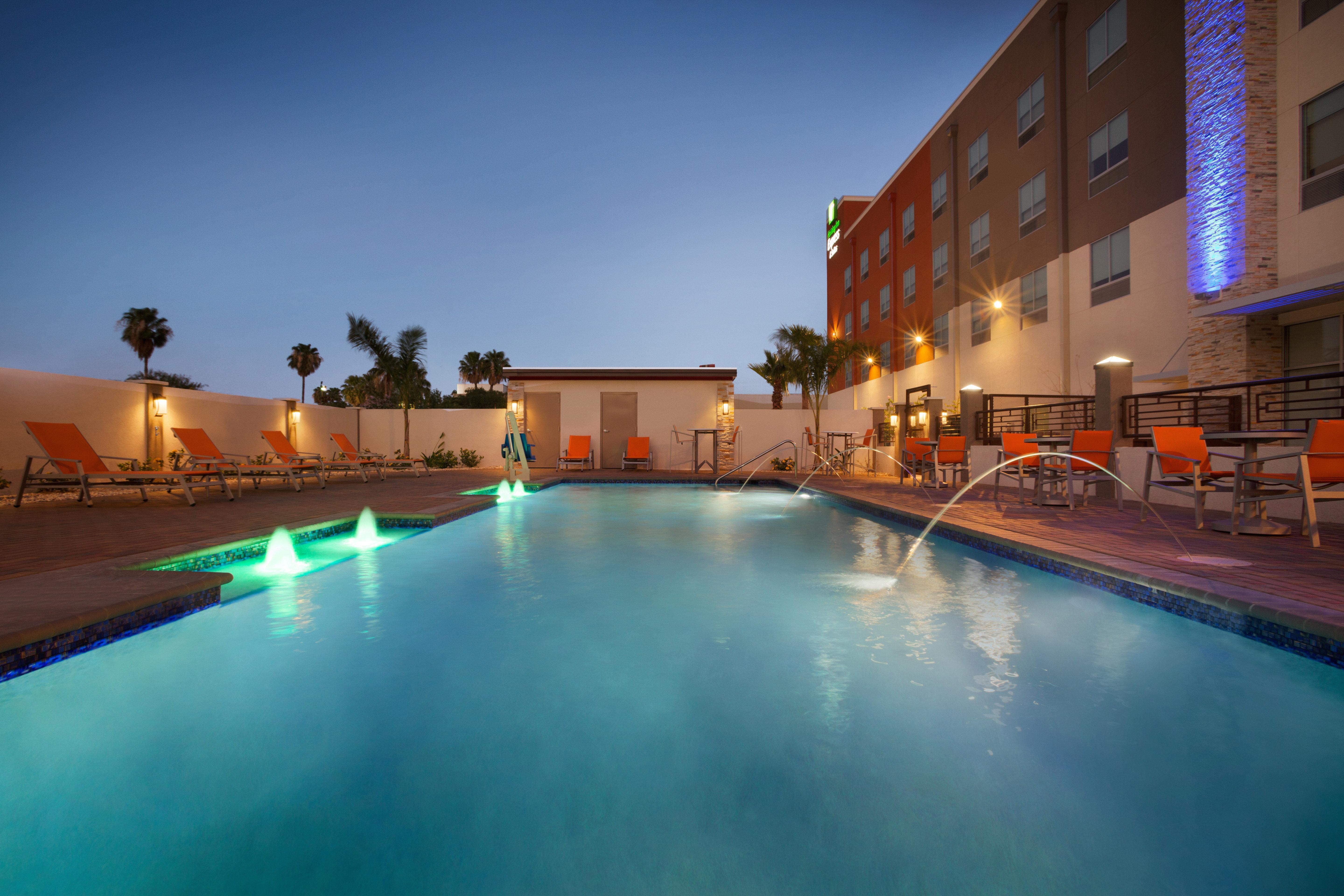 Holiday Inn Express & Suites - Mcallen - Medical Center Area By Ihg Dış mekan fotoğraf